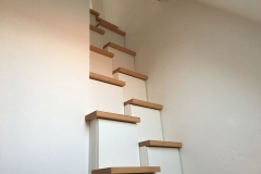 Holz_Raumspartreppe_mit_Schubladen