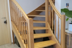 Holz_Treppe_Buche_viertelgewendelt